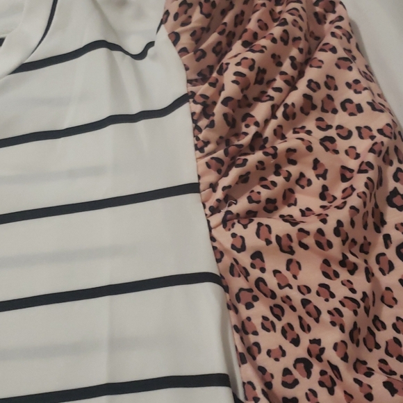 ♥️New Boutique top puff sleeve - Picture 8 of 8